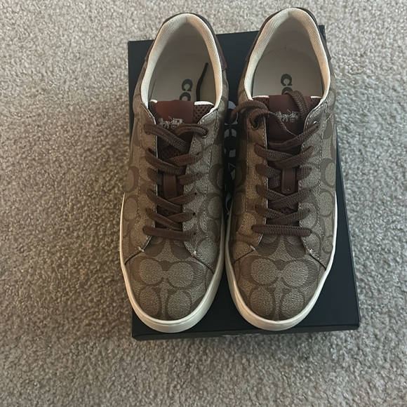 Coach sneaker gently worn - Picture 3 of 4